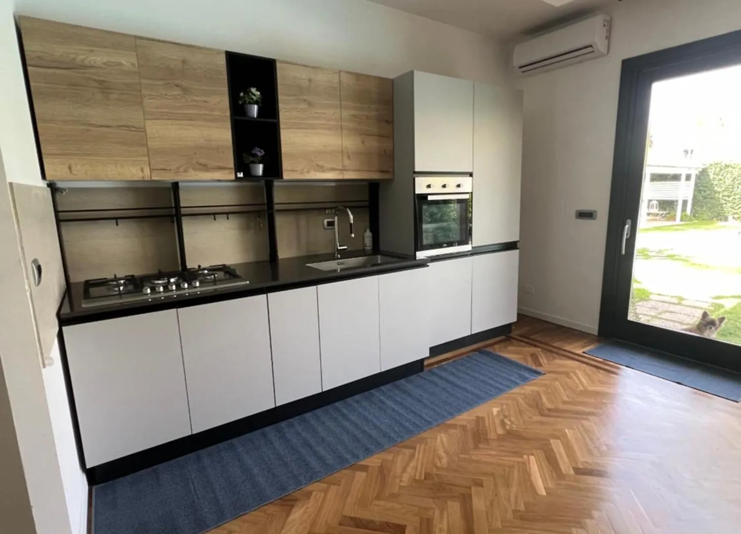 Villa Losanna Mondello 0*,